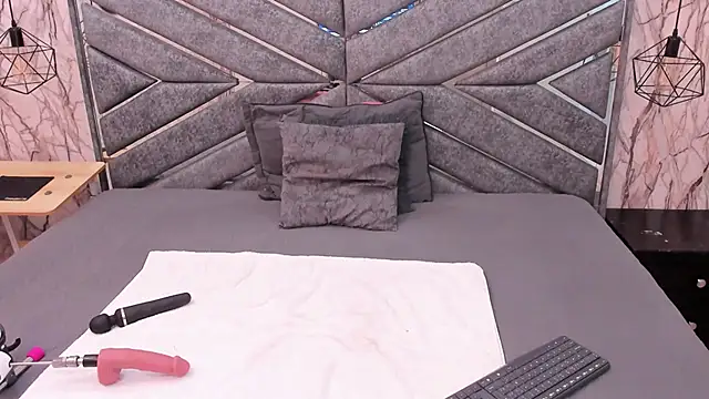 SASHA BROWNIE   online show from March 2026 07:32:01 PM