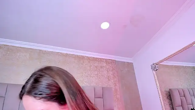 cloesummerr  online show from September 2025 01:59:01 PM