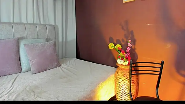 Dafne Mel online show from November 2025 08:12:01 PM