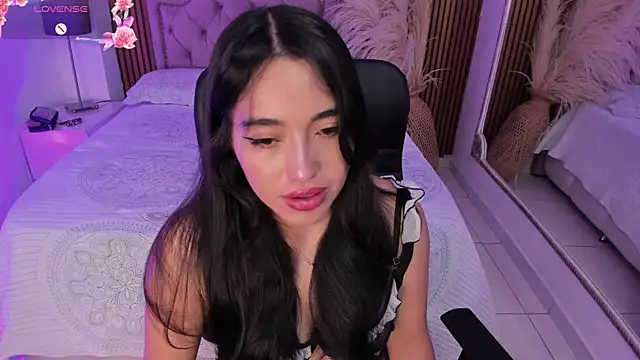 Starbutterflyy  online show from February 2026 05:00:02 AM