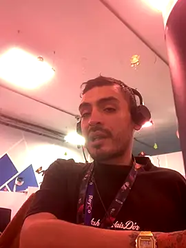 Snapshot of malek_xarx_ chatting on November 2025 02:53:02 PM malek xarx online show from November 2025 02:53:02 PM