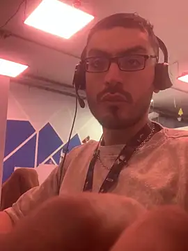 Snapshot of malek_xarx_ chatting on December 2025 02:59:01 PM malek xarx online show from December 2025 02:59:01 PM