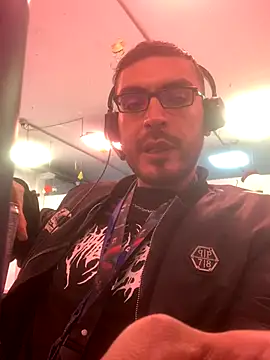 Snapshot of malek_xarx_ chatting on December 2025 05:09:01 PM malek xarx online show from December 2025 05:09:01 PM