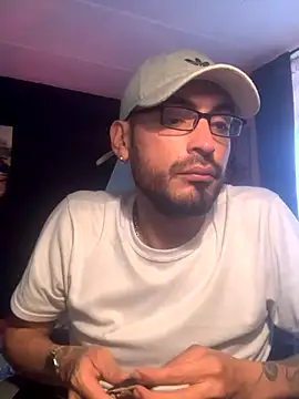 Snapshot of malek_xarx_ chatting on December 2025 08:35:01 PM malek xarx online show from December 2025 08:35:01 PM