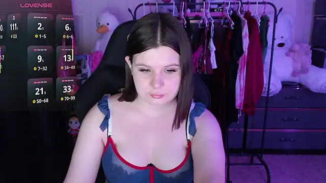 AmyVibess online show from April 2026 08:17:01 PM