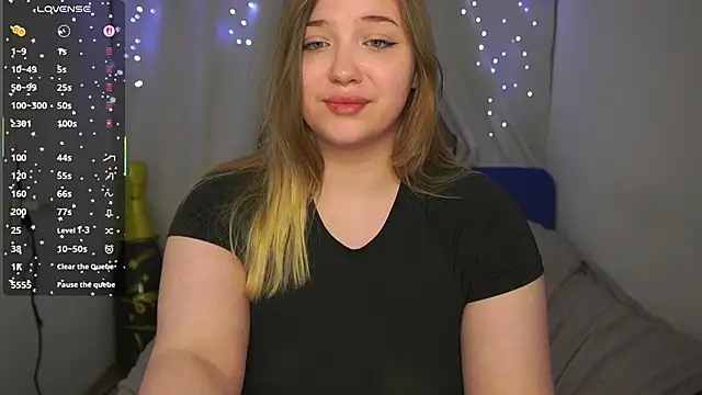 Snapshot of CuteSharloti chatting on April 2026 06:10:01 PM CuteSharloti online show from April 2026 06:10:01 PM