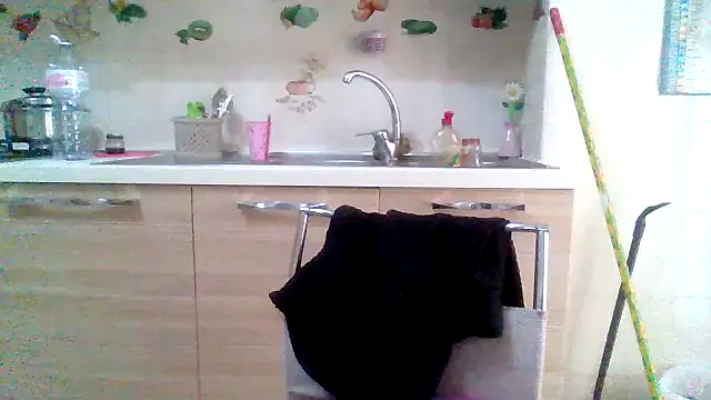 Snapshot of Kelly80 chatting on November 2025 08:36:02 AM Kelly80 online show from November 2025 08:36:02 AM