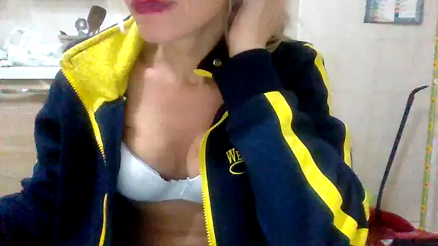 Snapshot of Kelly80 chatting on November 2025 05:59:01 PM Kelly80 online show from November 2025 05:59:01 PM