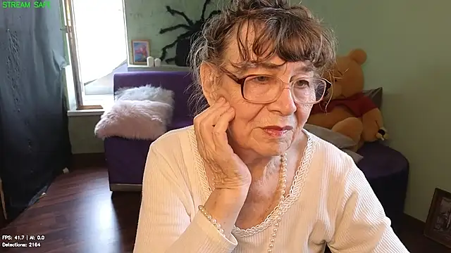 Snapshot of Betty_Brick chatting on July 2026 12:31:02 PM Betty Brick online show from July 2026 12:31:02 PM