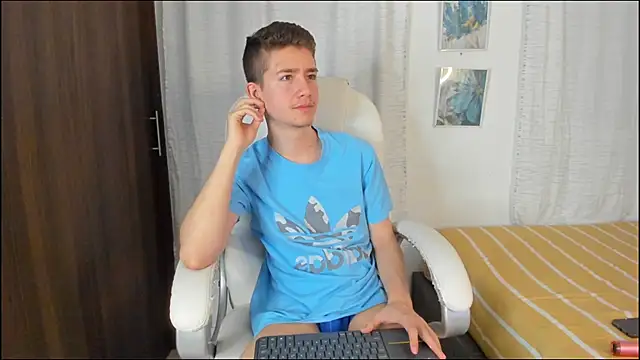 Snapshot of ThiagooJames chatting on September 2025 11:27:02 PM ThiagooJames online show from September 2025 11:27:02 PM