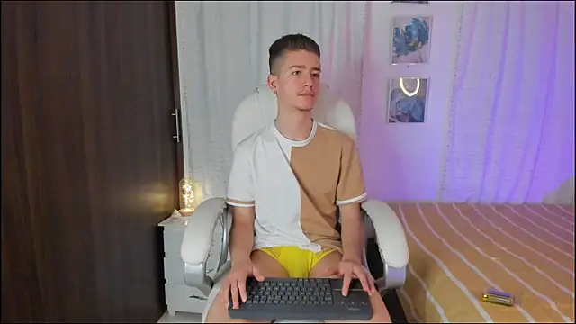 Snapshot of ThiagooJames chatting on September 2025 12:34:01 AM ThiagooJames online show from September 2025 12:34:01 AM