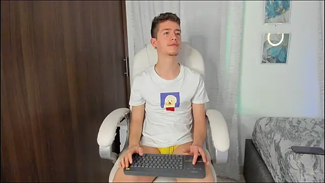 Snapshot of ThiagooJames chatting on October 2025 02:42:02 AM ThiagooJames online show from October 2025 02:42:02 AM