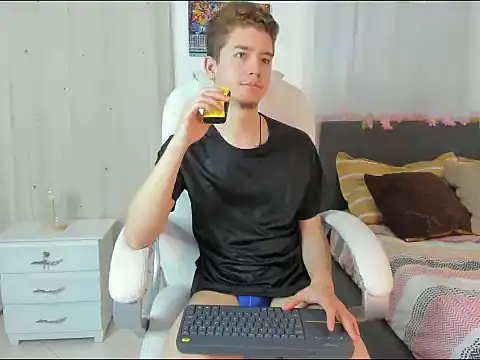 Snapshot of ThiagooJames chatting on November 2025 03:16:02 AM ThiagooJames online show from November 2025 03:16:02 AM