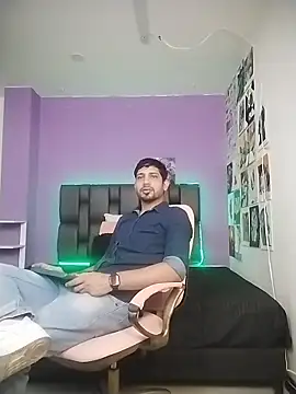 ashtoncooperr online show from November 2025 05:55:02 PM