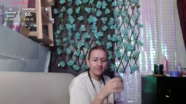 darling hott online show from February 2026 10:11:02 AM