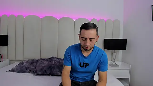 Snapshot of Lushian_ chatting on November 2025 09:57:02 PM Lushian online show from November 2025 09:57:02 PM