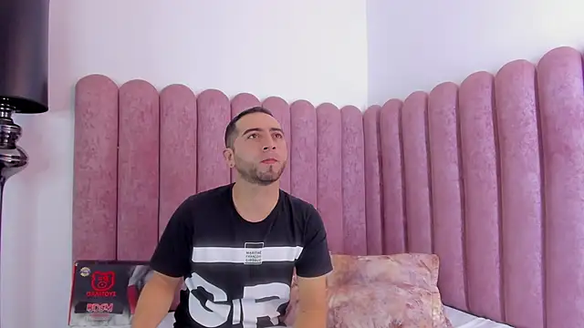 Snapshot of Lushian_ chatting on November 2025 02:39:02 PM Lushian online show from November 2025 02:39:02 PM