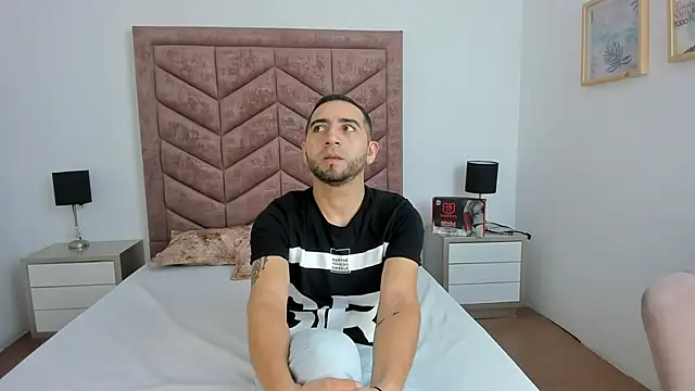 Snapshot of Lushian_ chatting on November 2025 03:03:02 PM Lushian online show from November 2025 03:03:02 PM