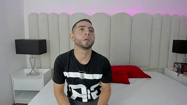 Snapshot of Lushian_ chatting on December 2025 02:36:02 PM Lushian online show from December 2025 02:36:02 PM