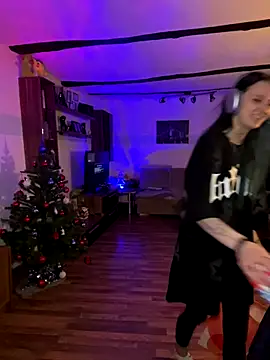 Seductively4 20 online show from November 2025 05:49:01 PM