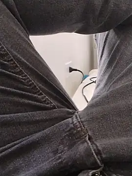 Snapshot of LeoMaduroSP chatting on November 2025 02:41:02 PM LeoMaduroSP online show from November 2025 02:41:02 PM