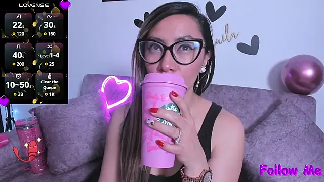 Snapshot of TilaTequila_15 chatting on November 2025 02:13:01 PM TilaTequila 15 online show from November 2025 02:13:01 PM