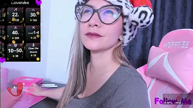 Snapshot of TilaTequila_15 chatting on December 2025 03:49:02 PM TilaTequila 15 online show from December 2025 03:49:02 PM