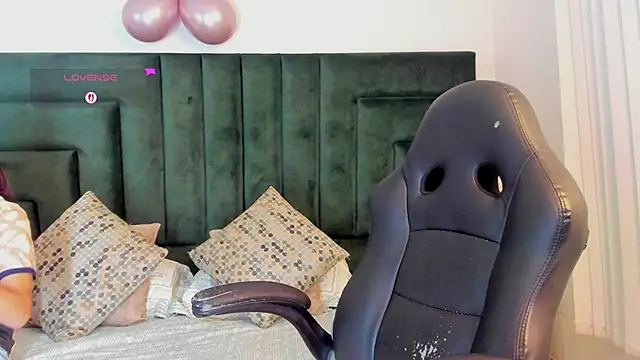 Snapshot of valerieMattson chatting on December 2025 05:28:02 PM valerieMattson online show from December 2025 05:28:02 PM