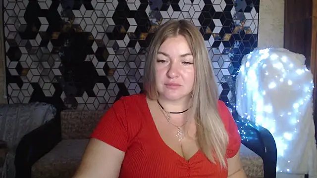 NikaSkylink online show from November 2025 08:13:02 PM