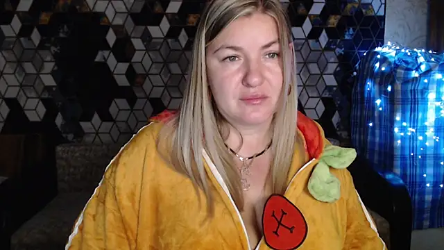 NikaSkylink online show from December 2025 07:53:01 PM