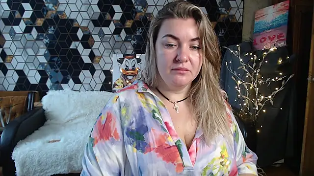 NikaSkylink online show from February 2026 05:17:02 AM