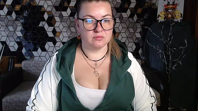 NikaSkylink online show from April 2026 04:40:01 AM