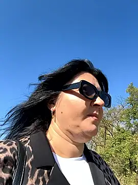 Liza Will online show from September 2025 07:32:02 AM