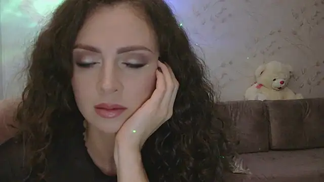 Amber Carrol online show from November 2025 05:37:01 PM