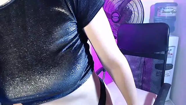 Snapshot of Gigibies1 chatting on November 2025 01:07:02 PM Gigibies1 online show from November 2025 01:07:02 PM