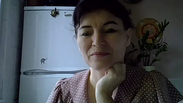 Krystal 82 online show from November 2025 09:09:01 AM