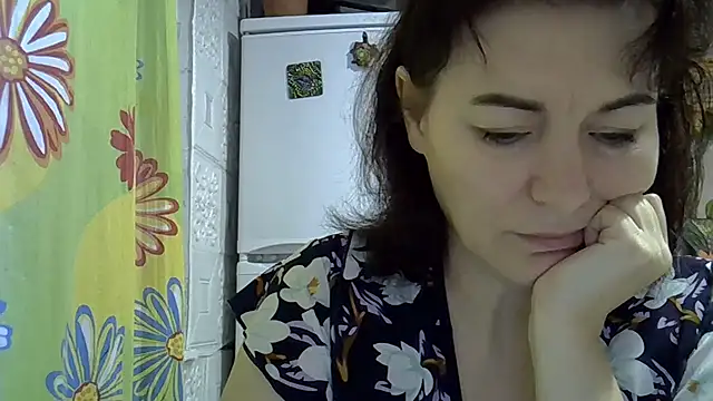 Krystal 82 online show from November 2025 06:46:01 AM