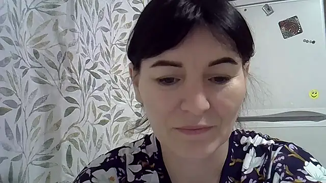 Krystal 82 online show from December 2025 05:30:01 PM