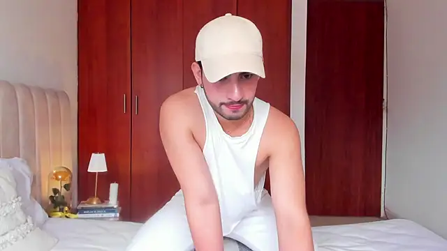 Snapshot of Dark_beauty2 chatting on September 2025 05:57:02 PM Dark beauty2 online show from September 2025 05:57:02 PM