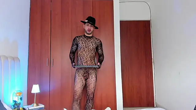 Snapshot of Dark_beauty2 chatting on October 2025 03:10:01 PM Dark beauty2 online show from October 2025 03:10:01 PM