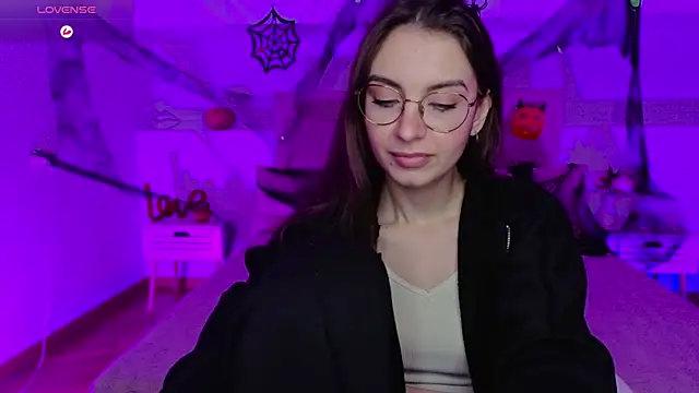 Snapshot of Real_cutie1 chatting on October 2025 08:35:01 PM Real cutie1 online show from October 2025 08:35:01 PM