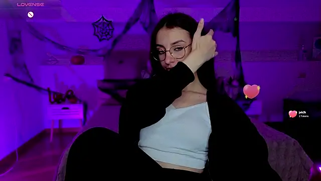 Snapshot of Real_cutie1 chatting on November 2025 08:44:01 PM Real cutie1 online show from November 2025 08:44:01 PM