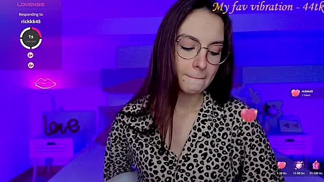 Snapshot of Real_cutie1 chatting on November 2025 08:42:02 PM Real cutie1 online show from November 2025 08:42:02 PM