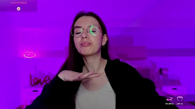 Snapshot of Real_cutie1 chatting on November 2025 09:03:02 PM Real cutie1 online show from November 2025 09:03:02 PM