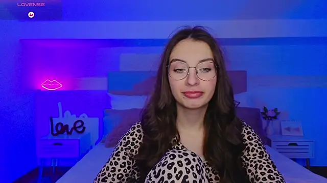 Snapshot of Real_cutie1 chatting on November 2025 09:09:01 PM Real cutie1 online show from November 2025 09:09:01 PM