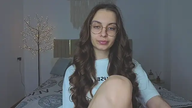 Snapshot of Real_cutie1 chatting on December 2025 01:42:01 PM Real cutie1 online show from December 2025 01:42:01 PM