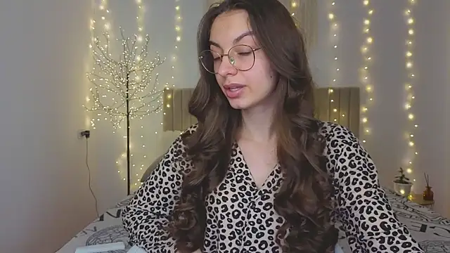 Snapshot of Real_cutie1 chatting on December 2025 01:59:02 PM Real cutie1 online show from December 2025 01:59:02 PM