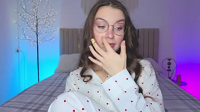 Real cutie1 online show from February 2026 02:07:02 PM