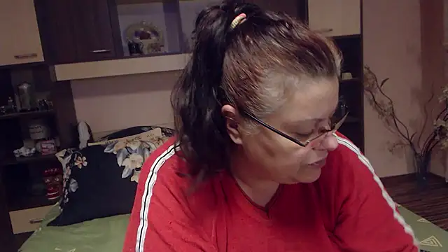 Claudia 71love online show from October 2025 07:11:01 PM