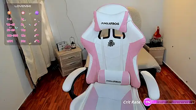 Snapshot of megan_foz chatting on November 2025 03:34:01 PM megan foz online show from November 2025 03:34:01 PM